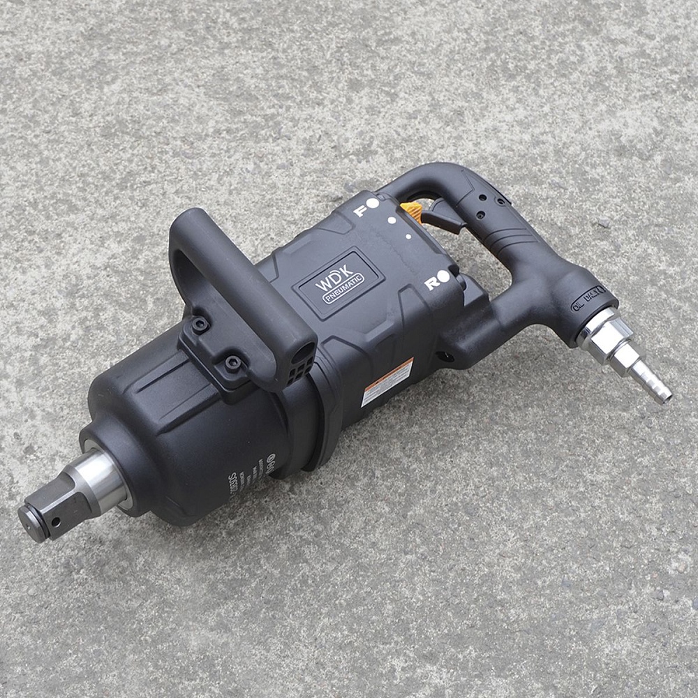 WDK-20830S Гайковерт пневматический ударный, композитный корпус, короткий привод 1", 4000 Нм